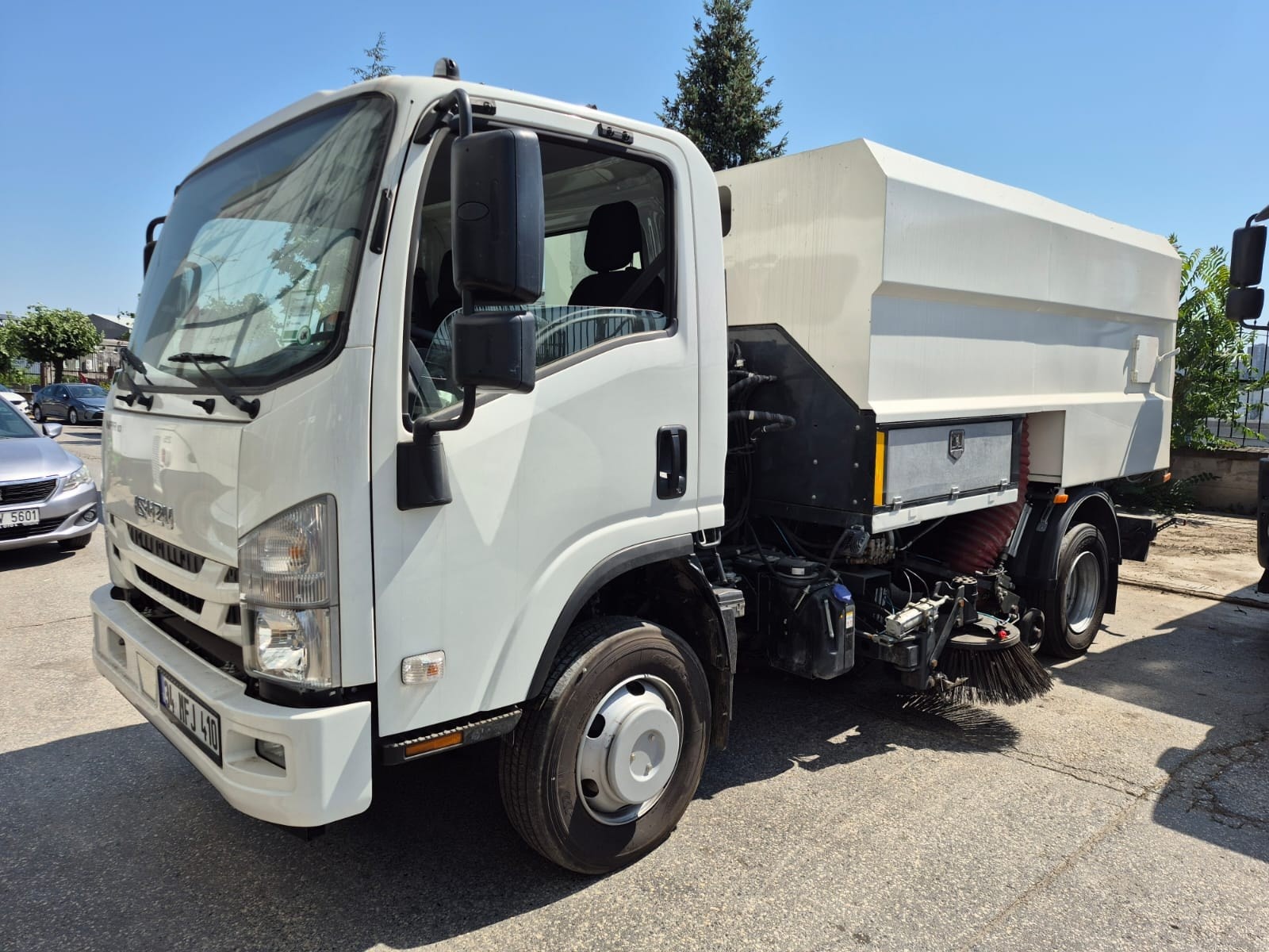 Esman S4C — side view on site