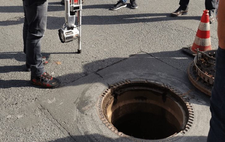 iPEK Quickview — in-field use at a manhole