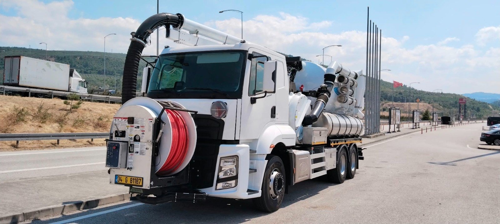 Vactor 14000 Lt — front angled view on site